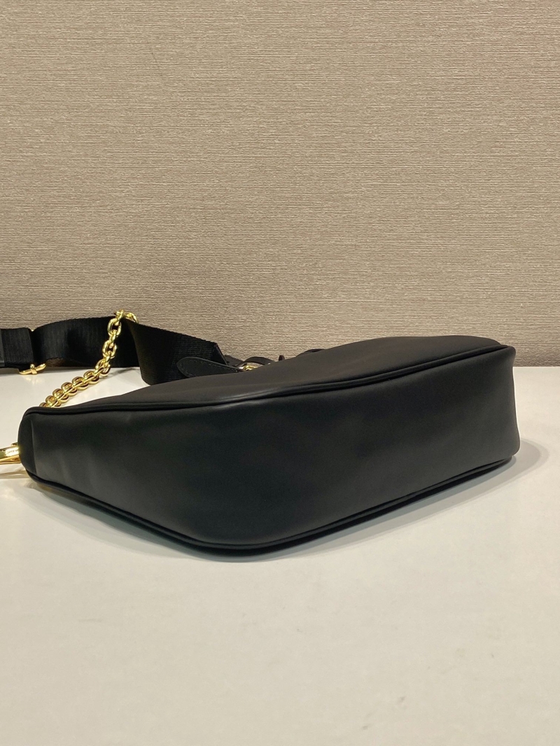 Pra*a hobo bags